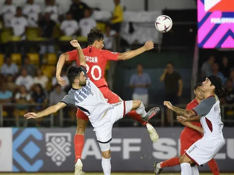 HLV Fandi Ahmad của Singapore nói gì sau trận thua trước Philippines?