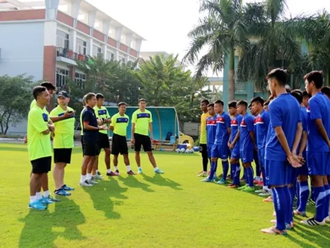 HLV Hoàng Anh Tuấn và nỗi trăn trở với U19 Việt Nam