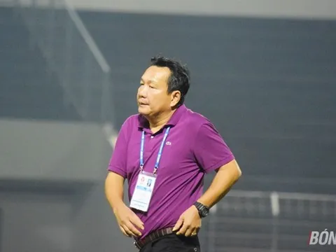 HLV Hoàng Văn Phúc:“Chúng tôi đá vì nhà tài trợ, danh dự làm nghề”