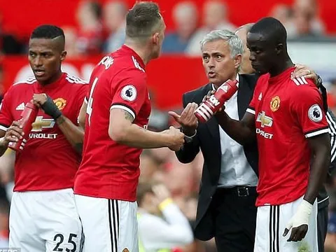 HLV Mourinho xác nhận Man Utd mất 2 trụ cột trước trận Brighton