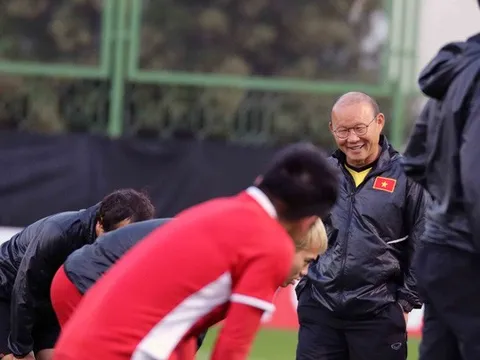 HLV Park Hang-seo tiết lộ tuổi thật với truyền hình Hàn Quốc