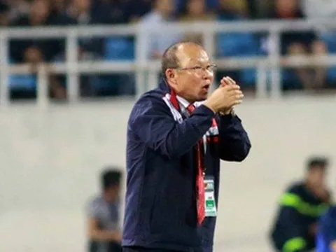 HLV Park Hang Seo "ngủ gật" ra sao trong trận ra mắt?