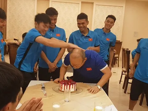 HLV Park Hang-seo và hai lần sinh nhật xa nhà