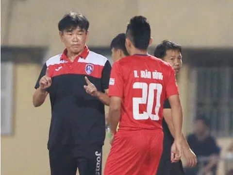 HLV Phan Thanh Hùng tiếc nuối khi phải chia tay với Minh Tùng