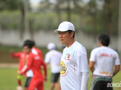 Điểm tin bóng đá Việt Nam tối 15/10: Công Vinh đòi thuê trọng tài ngoại, Ông Hải “lơ” đá đểu thầy Park