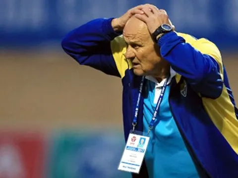 Thua trận, HLV Petrovic nói ra sự thật phũ phàng của V-League