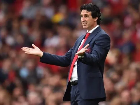 HLV Unai Emery méo mặt vì Arsenal lại hà tiện