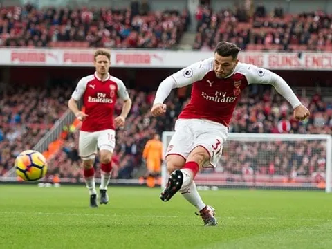 HLV Wenger khen cái tên này sau chiến thắng Swansea