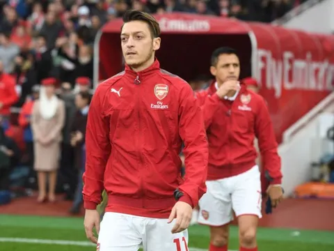 HLV Wenger lên tiếng về tình hình của Mesut Ozil
