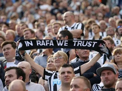 HỒ SƠ Rafael Benitez: Phát điên vì bóng đá (Phần cuối)