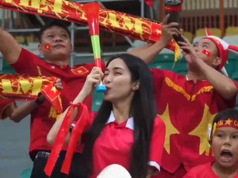 Công Phượng dự bị, Hòa Minzy miệt mài thổi kèn "tiếp lửa" U23 Việt Nam