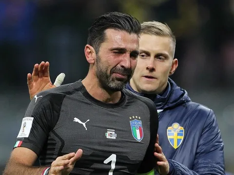 Hòa tuyệt vọng ở San Siro, Italia chia tay World Cup trong nước mắt