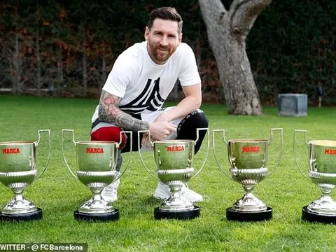 Hoàn tất cú ăn 5, Messi khoe số danh hiệu đồ sộ