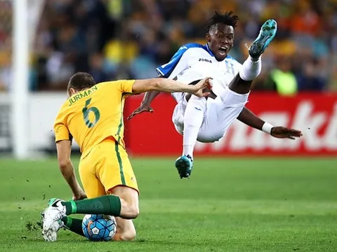 Honduras "méo mặt" khi đấu sức với Australia