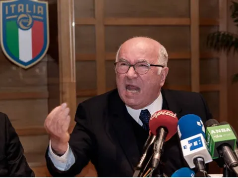 Họp báo căng thẳng, ông Tavecchio rời ghế chủ tịch FIGC