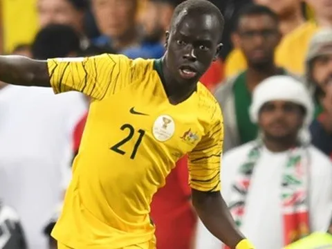Tiền đạo Australia nhận hung tin sau trận thua UAE tại Asian Cup