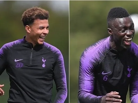 Hugo Lloris có nguy cơ bị tước băng đội trưởng, các cầu thủ Tottenham cười đáo để