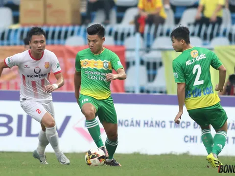 "Cánh chim lạ" Đinh Viết Tú nói gì khi chiếm vị trí của Văn Thanh?