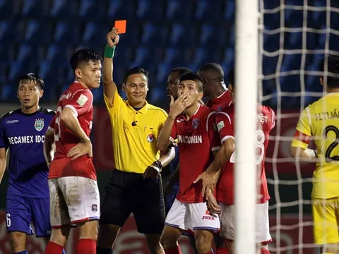 5 điểm nhấn vòng 22 V-League 2018: U23 Việt Nam xây, trọng tài phá?