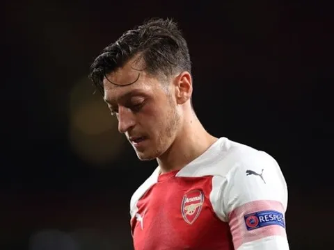 Huyền thoại Arsenal: "Ozil sẽ bị bán vào tháng Giêng"