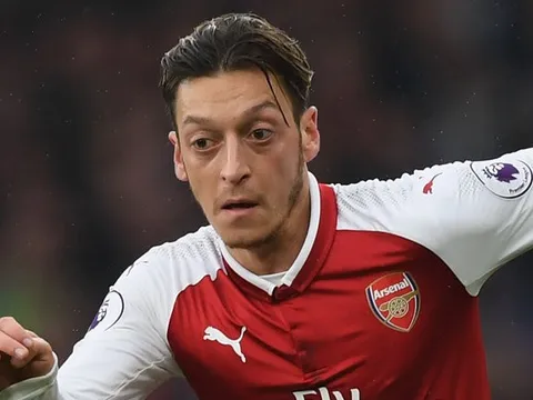 Huyền thoại Arsenal sợ Ozil đầu quân cho Man Utd
