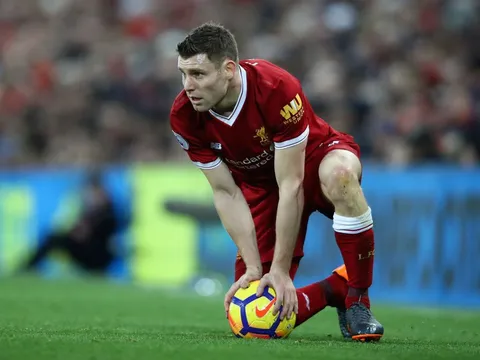 Huyền thoại Liverpool 'ăn gạch' vì cách chấm điểm không giống ai