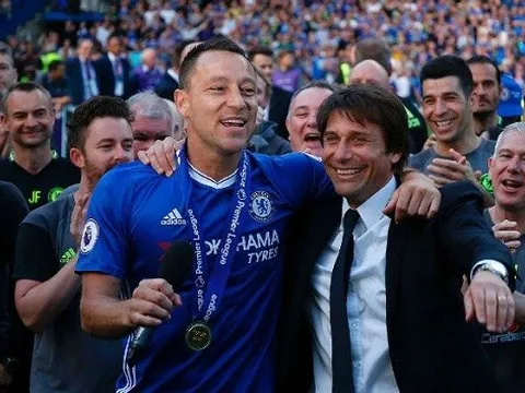 Huyền thoại tin tưởng Conte sẽ "trung thành" với Chelsea