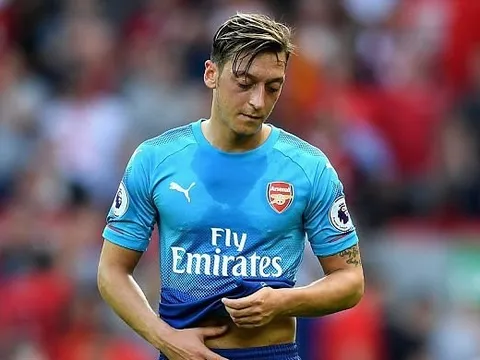 Ian Wright phản pháo Ozil: "Có giỏi thì kí hợp đồng mới"