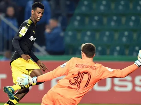 "Ibra mới" nổ súng, Dortmund thắng 5 sao trước Magdeburg