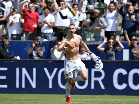 Ibrahimovic lập cú đúp giải thưởng tại MLS
