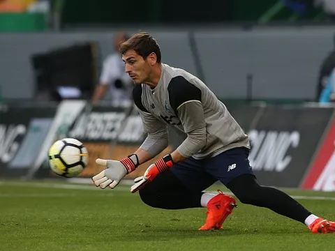 Sự nghiệp thăng trầm của huyền thoại Casillas