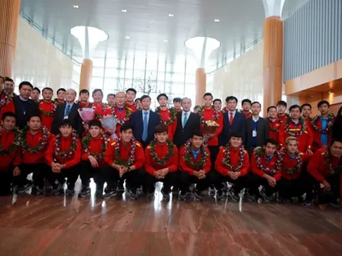 Điểm tin bóng đá Việt Nam tối 26/01: ĐT Việt Nam về trong vòng tay yêu thương của NHM