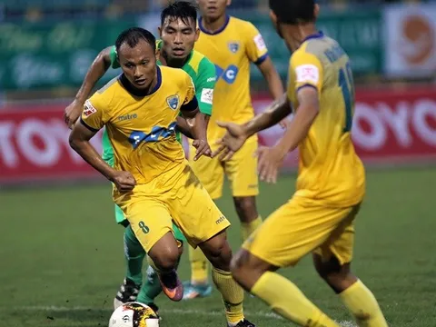 5 điểm nhấn vòng 19 V-League 2017: HAGL “kêu oan” vì trọng tài, FLC Thanh Hóa đòi lại ngôi đầu