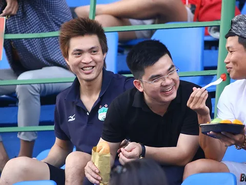 "Pirlo phố núi" dự khán sân Gò Đậu, HAGL chạm 1 tay vào ngôi vương