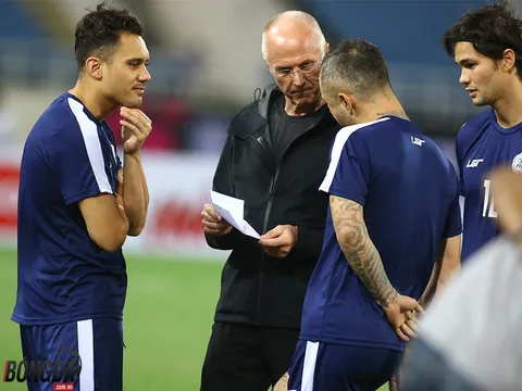 Thầy Beckham, Gerrard họp chiến thuật mơ đánh bại Việt Nam trên sân Mỹ Đình