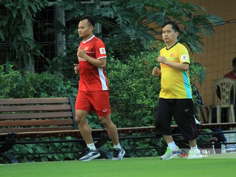 Nếu Trọng Hoàng vắng mặt, ai sẽ đủ khả năng đá ở vị trí hậu vệ phải tại Asian Cup?