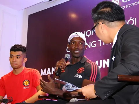 Dwight Yorke tin Man United hạ Tottenham, Việt Nam sẽ dự World Cup