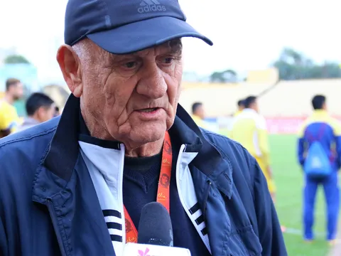 HLV Ljubo Petrovic trải lòng về ngôi vương V-League 2017