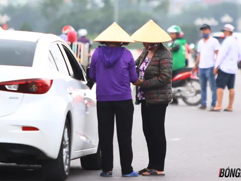 Việt Nam vs Malaysia: Vé chợ đen giá "cắt cổ", dân tỉnh lẻ chào thua