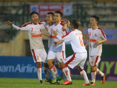 Chùm ảnh: Đàn em Công Phượng hóa giải U21 Đồng Tháp