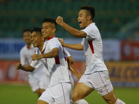 Khắc Khiêm đánh đầu đẳng cấp gỡ điểm cho U19 Việt Nam