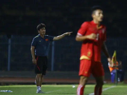 "Đổi tài" ngoài đường biên, U21 Việt Nam thắng giòn giã Myanmar