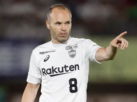 Tung hoành ở La Liga, Iniesta vẫn gặp khó khi đến Nhật Bản