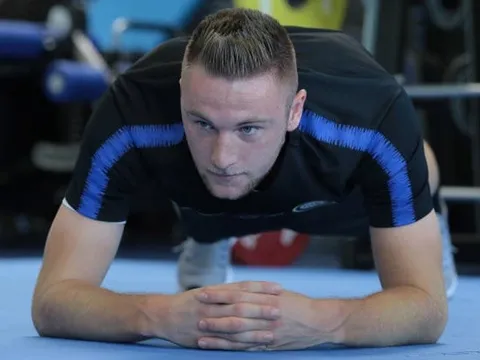 Được Man Utd để mắt, trung vệ Inter ra sức thể hiện trong phòng tập