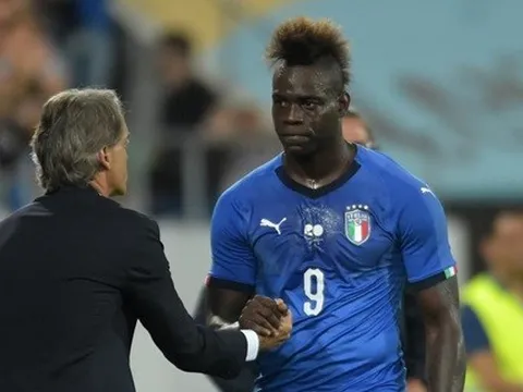 Italia hòa vất vả Ba Lan, Mancini nói gì về Balotelli?