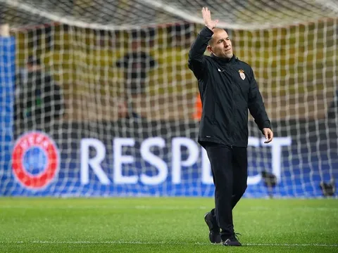 Vừa bị Monaco chính thức sa thải, Jardim đã được fan Quỷ đỏ mời chào