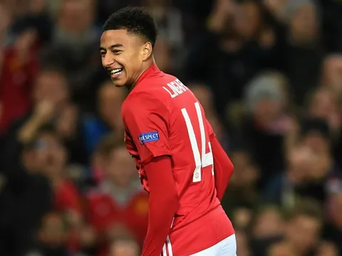 Jesse Lingard chói sáng là lí do khiến Man Utd kém xa Man City