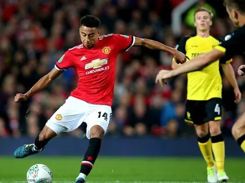 Jesse Lingard chơi tuyệt hay trước Burton Albion