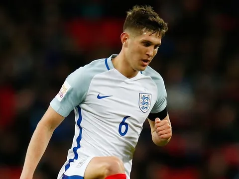 John Stones có trận đấu khó nhằn trước Slovenia
