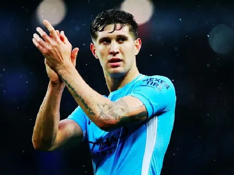 John Stones đang là trung vệ hay nhất thế giới!